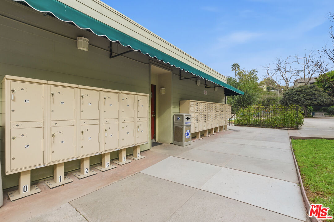 4836 Hollow Corner Road, Unit 312 Culver City, CA 90230 - Photo 28 of 29 a view of a back yard of the house