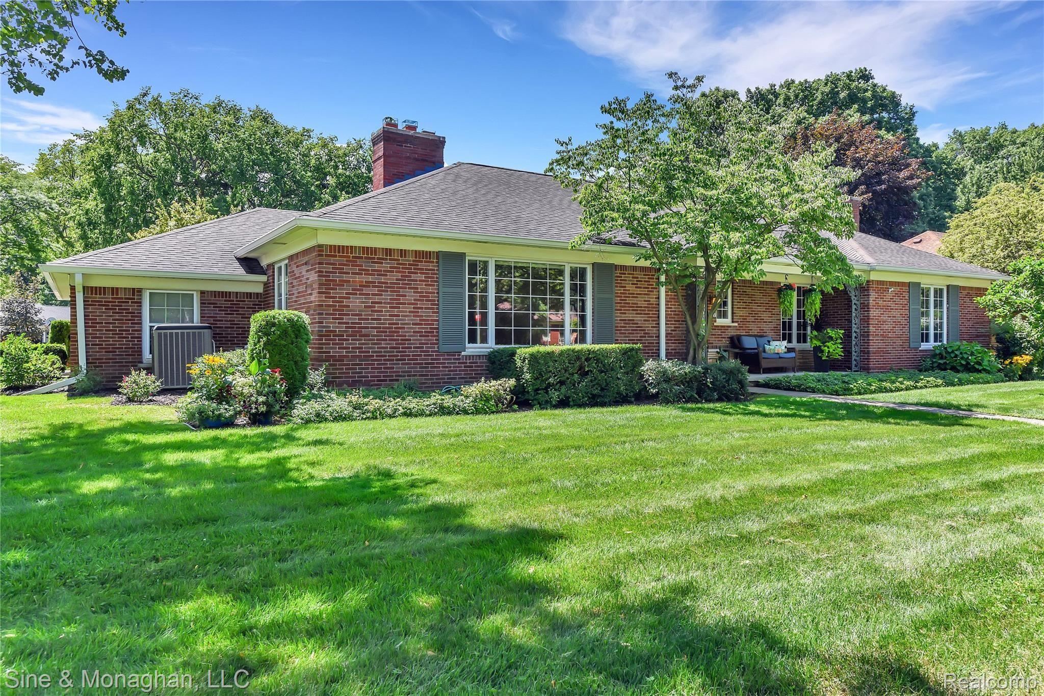 927 North Renaud Road Grosse Pointe, MI 48236 - Photo 36 of 36 927 Renaud - HD Drone Photography-1.jpg