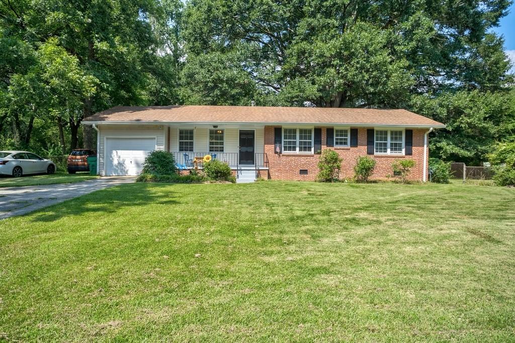 One level home in Clarkston, easy access to nearby GSU, I 285, and Stone Mountain. 