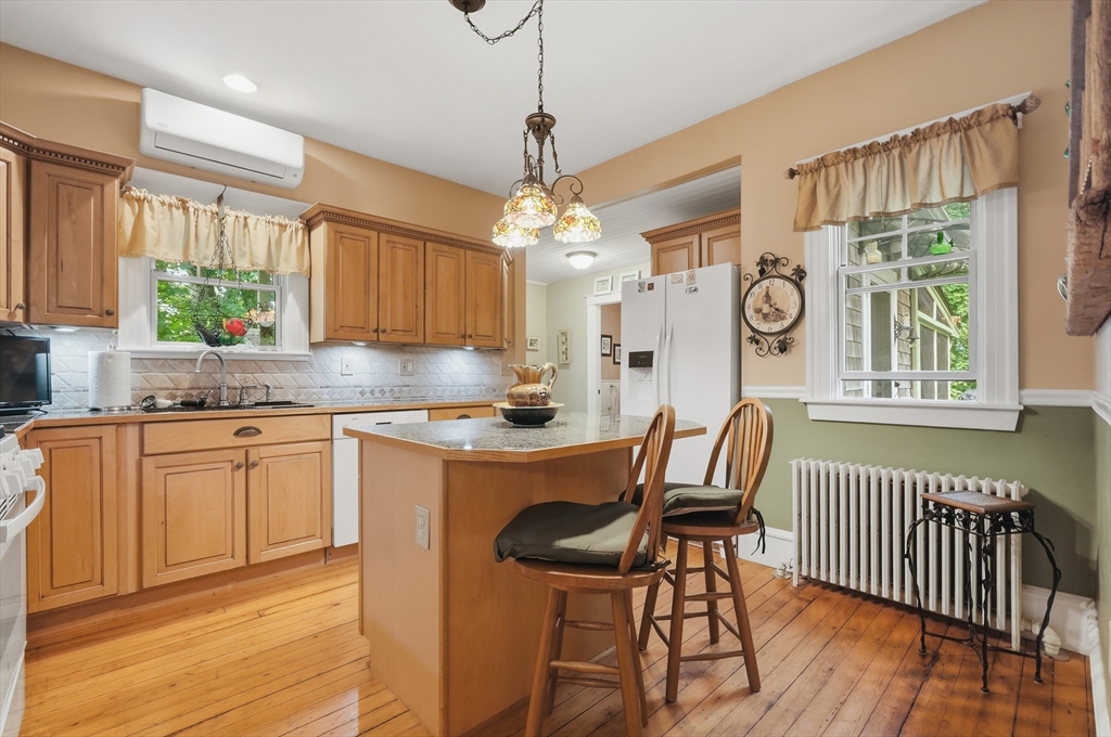 602 Old County Road Westport, MA 02790 - Photo 8 of 38