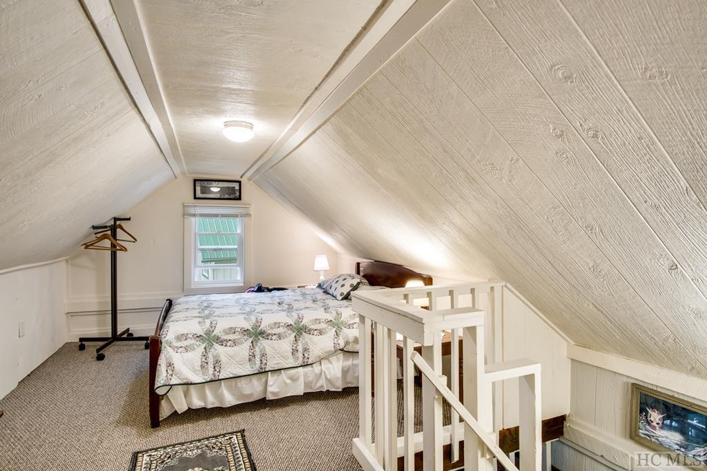 131 Watauga Road Franklin, NC 28734 - Photo 18 of 27 Gallery Image 18