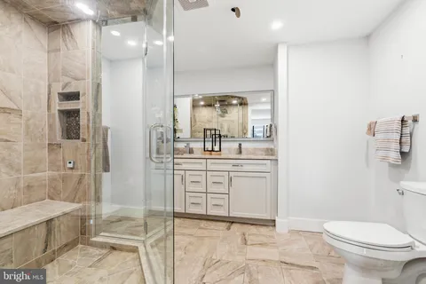 $1,125,000 | 1300 Crystal Drive, Unit 606S, Arlington, VA 22202