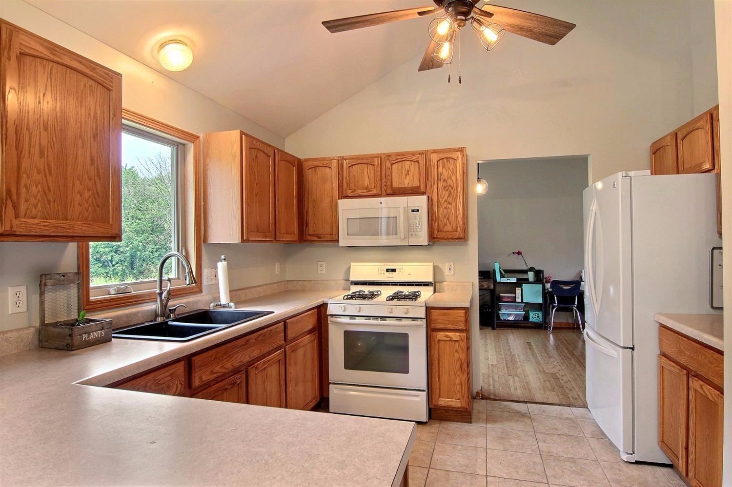 1419 Edgewater Road Crown Point, IN 46307 - Photo 8 of 10 1500x999