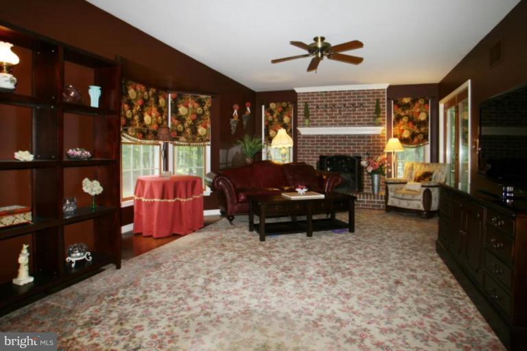 3760 Baker School House Road Manchester, MD 21102 - Photo 9 of 30 Family Room
