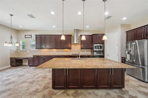 $975,000 | 5117 Longspur Court, Lithia, FL 33547