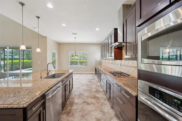 $975,000 | 5117 Longspur Court, Lithia, FL 33547