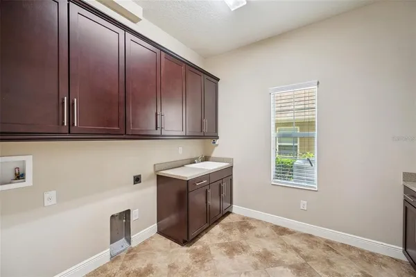 $975,000 | 5117 Longspur Court, Lithia, FL 33547