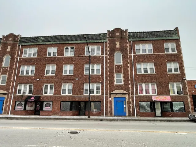 $1,375 | 3945 West Division Street, Unit 2, Chicago, IL 60651