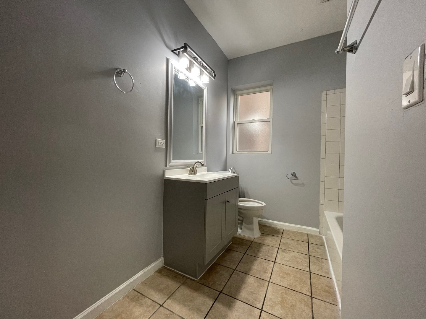 3945 West Division Street, Unit 2 Chicago, IL 60651 - Photo 9 of 10