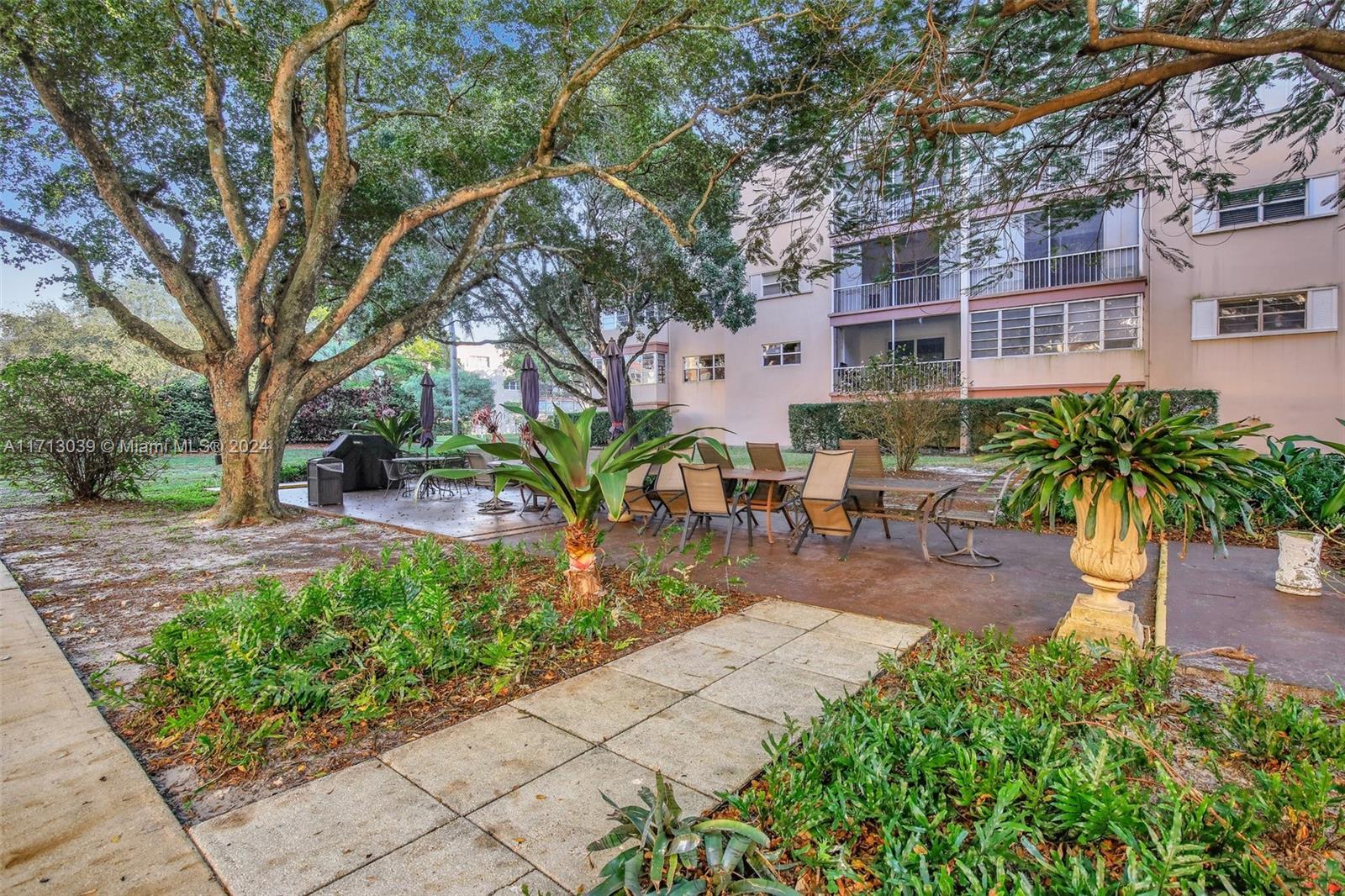6751 Cypress Road, Unit 215 Plantation, FL 33317 - Photo 33 of 39 Gallery Image 33