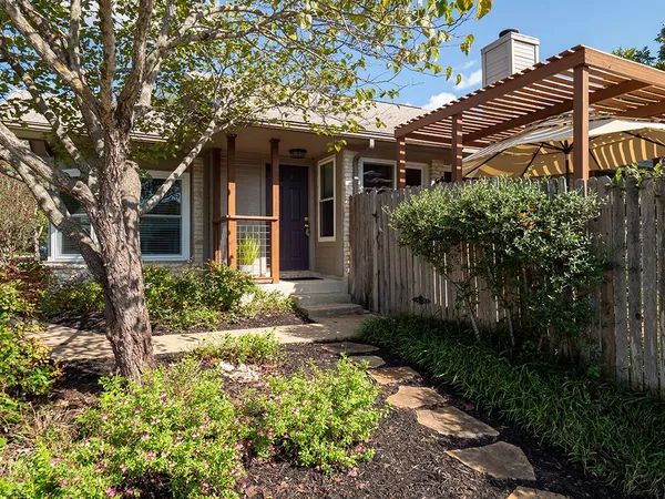 $2,900 | 16911 Village Oak Loop, Austin, TX 78717