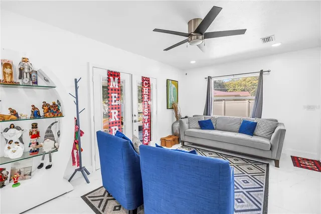 $3,500 | 13216 Forest Hills Drive, Tampa, FL 33612