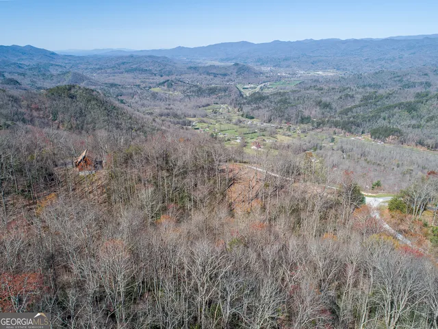 a view of a dry field