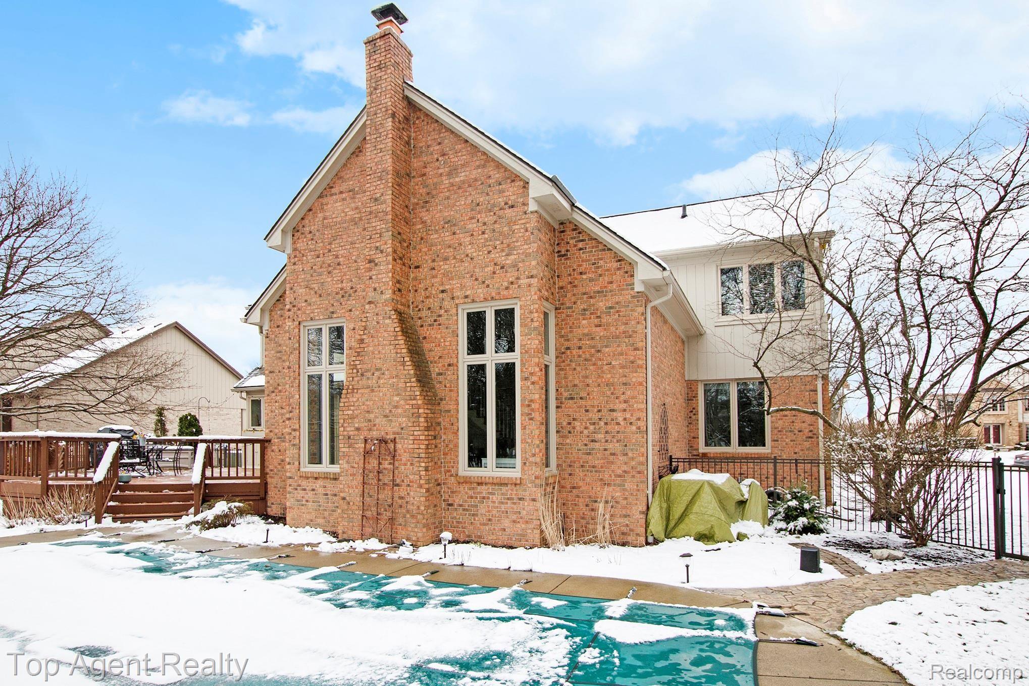1470 Burhaven Drive Rochester, MI 48306 - Photo 5 of 47 IMG_3325.jpg