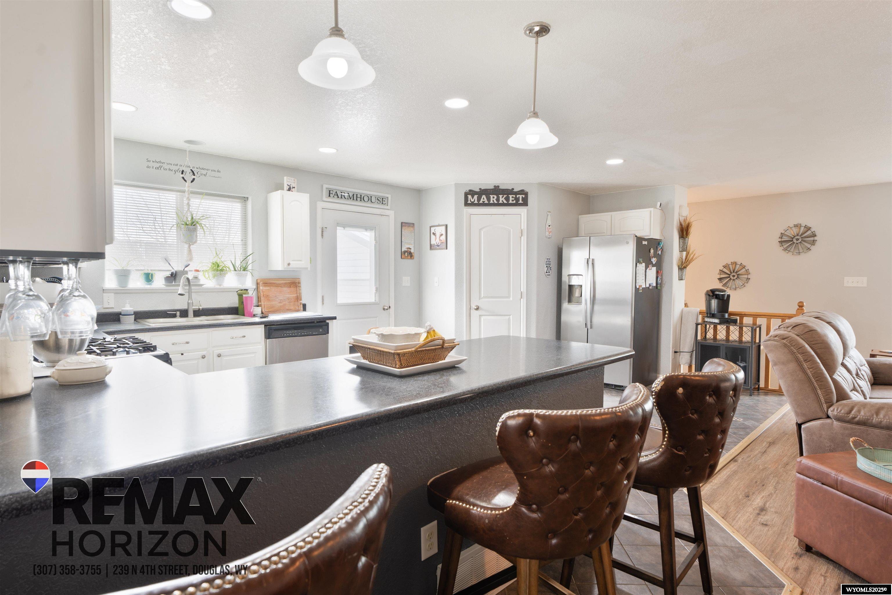 212 Bow Street Douglas, WY 82633 - Photo 11 of 38