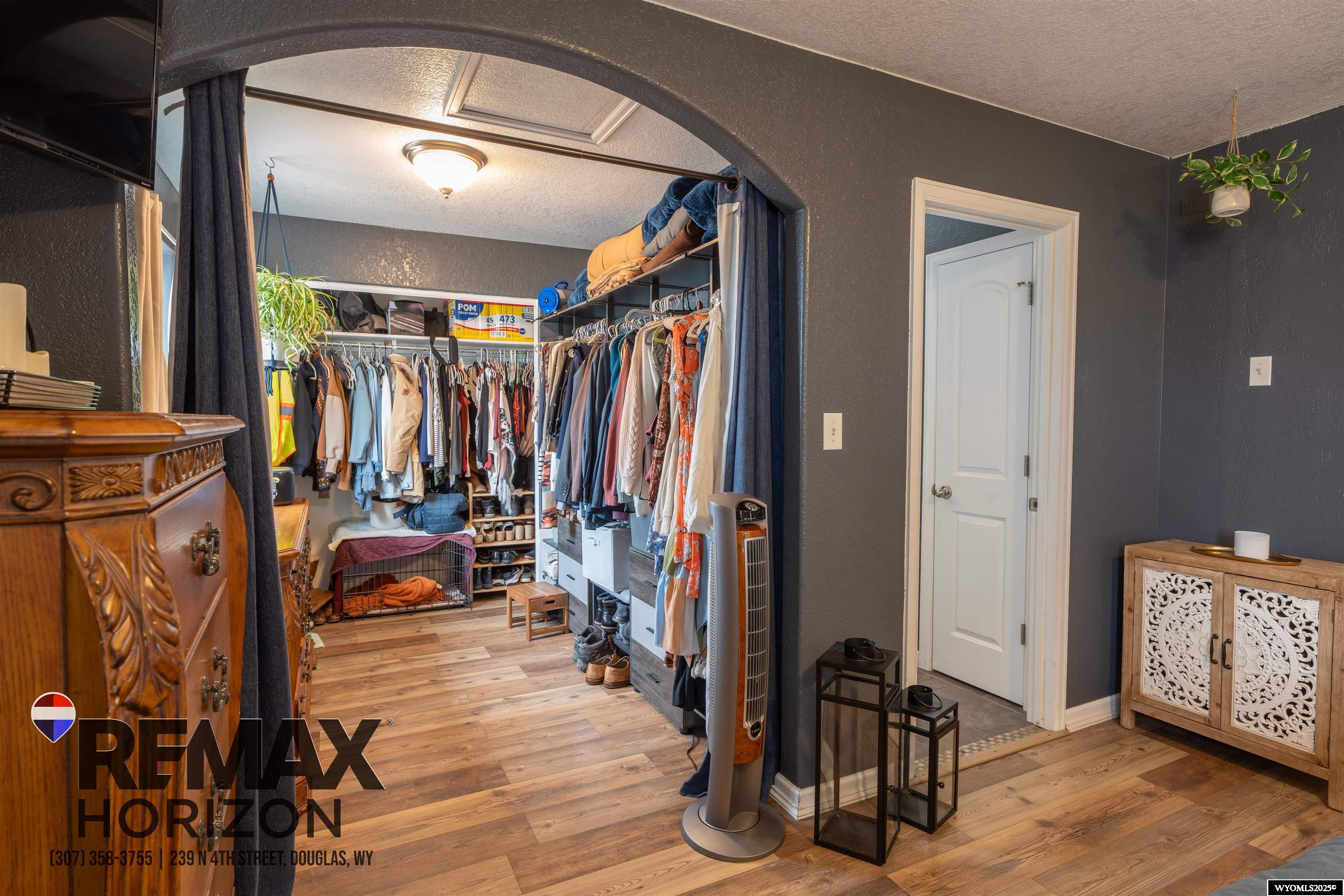 212 Bow Street Douglas, WY 82633 - Photo 17 of 38