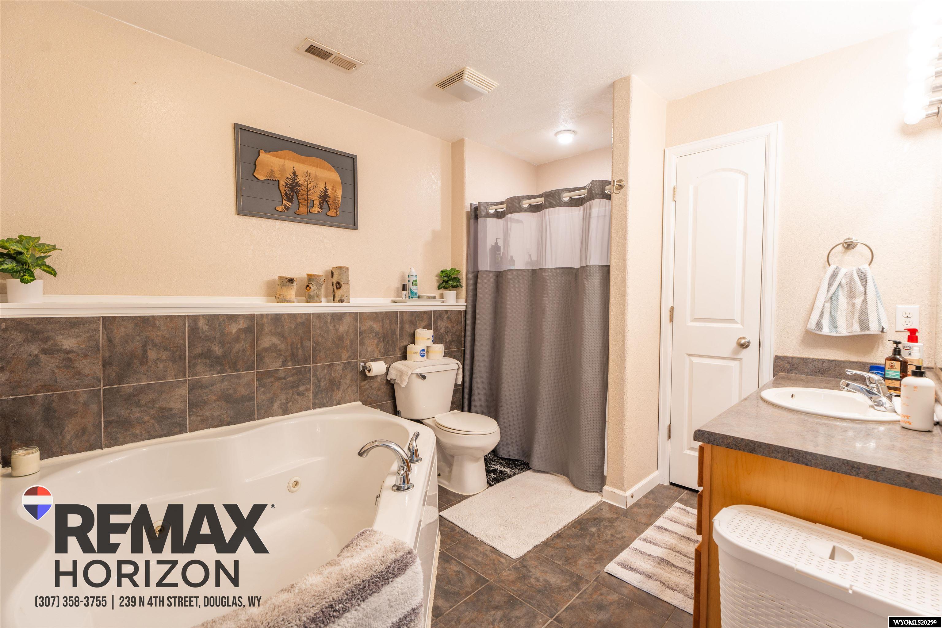 212 Bow Street Douglas, WY 82633 - Photo 28 of 38