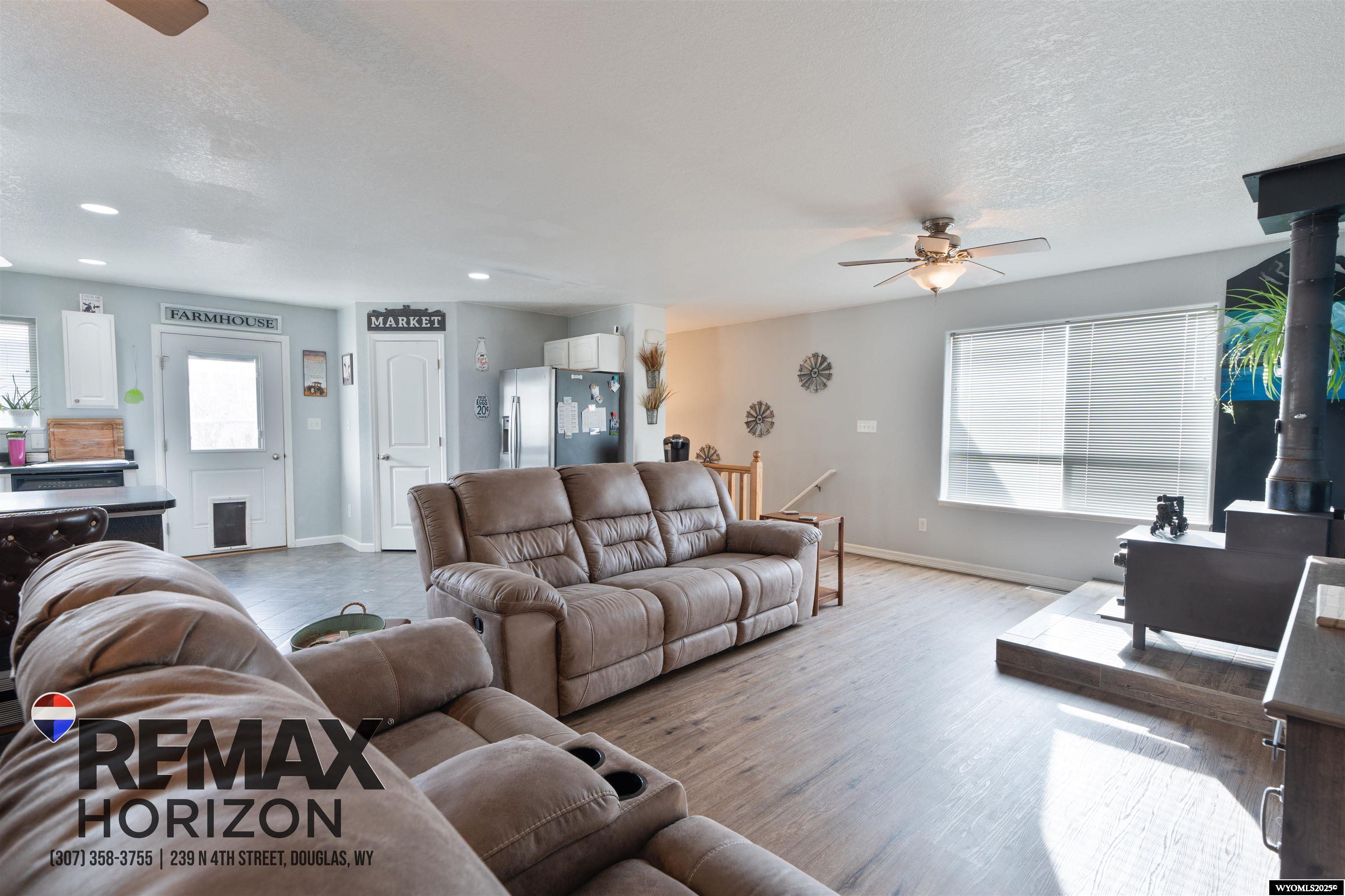 212 Bow Street Douglas, WY 82633 - Photo 8 of 38