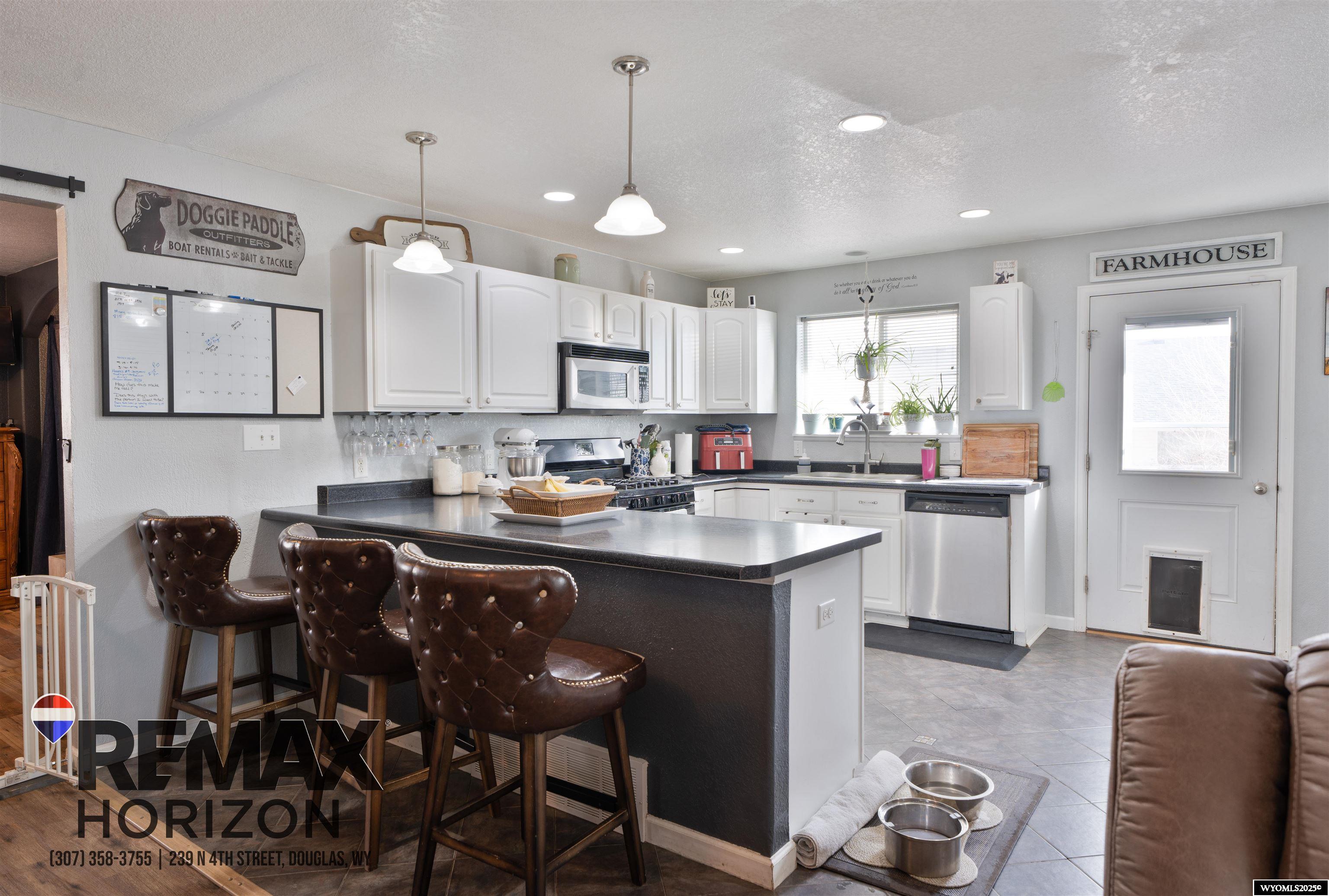 212 Bow Street Douglas, WY 82633 - Photo 10 of 38