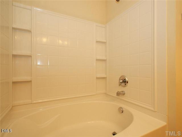 708 Bryant Street Raleigh, NC 27603 - Photo 12 of 19 full_Master Tub