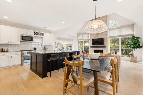 $985,000 | 6135 Belmont Avenue, Dallas, TX 75214