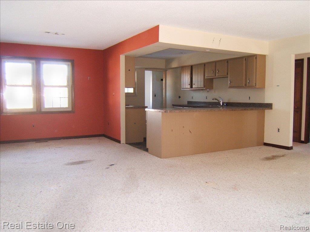 7501 Handy Road Howell, MI 48855 - Photo 9 of 20 Great Room & DR&Ktchn