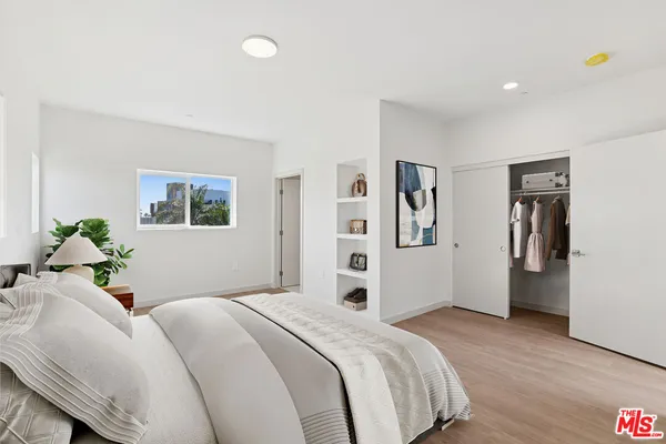 $5,995 | 2523 1/2 South Orange Drive, Los Angeles, CA 90016