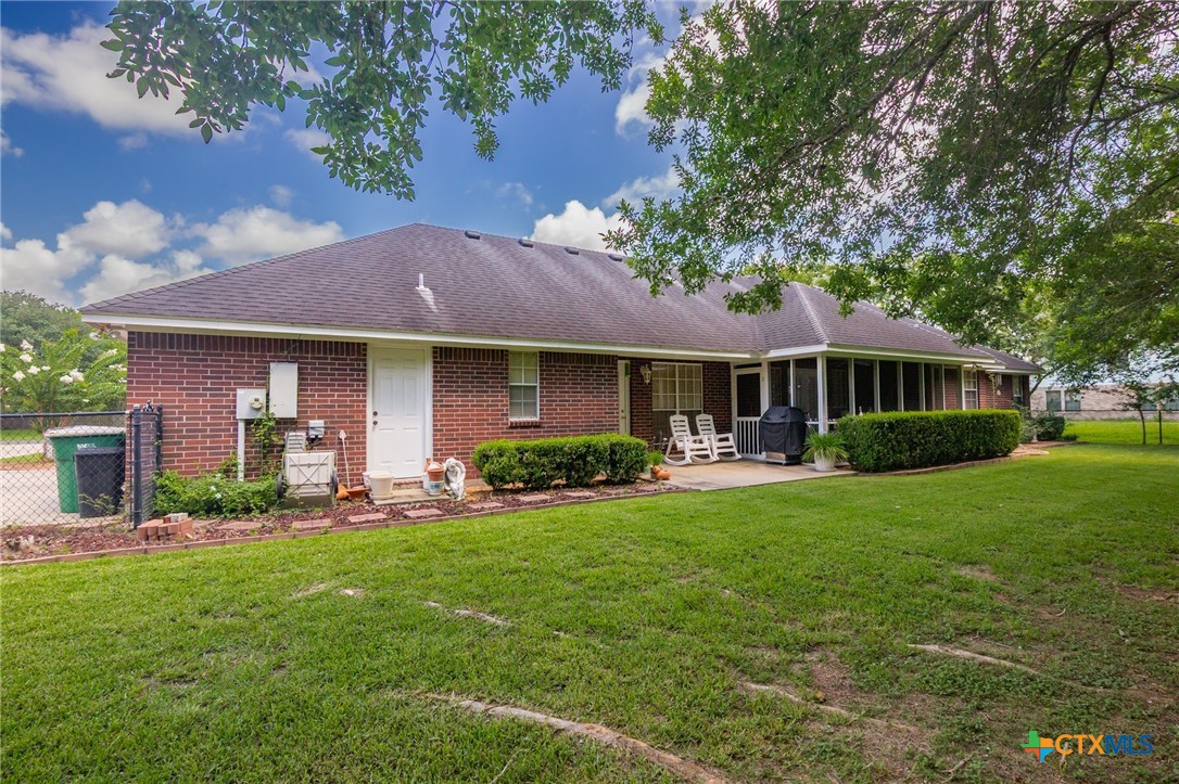 303 Perth Road Victoria, TX 77904 - Photo 33 of 39