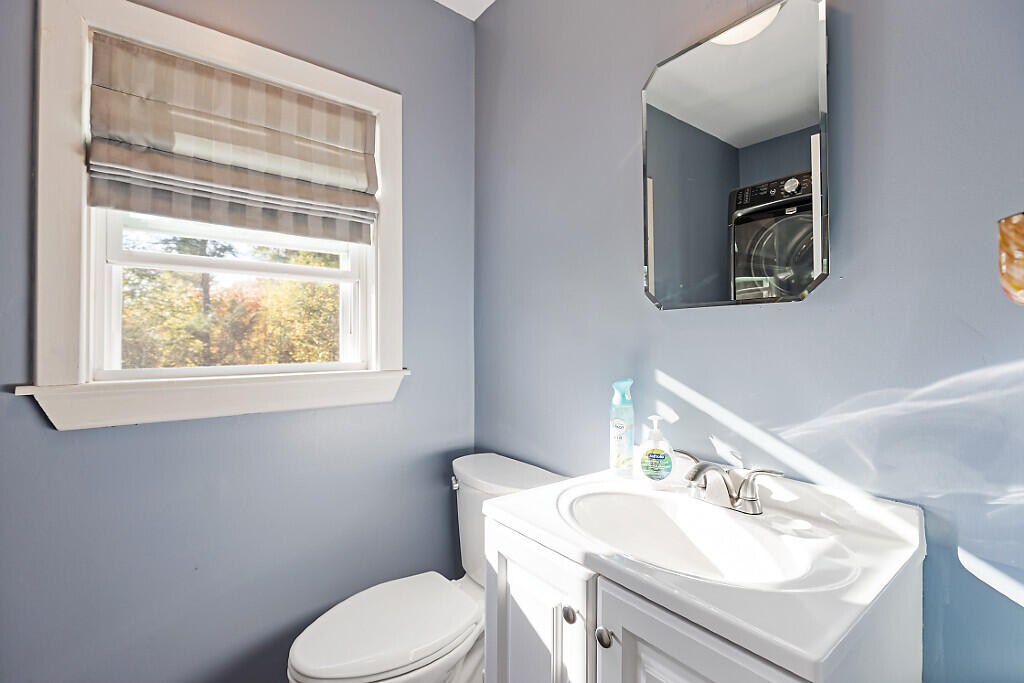 306 Hamilton Terrace Pittsfield, ME 04967 - Photo 25 of 37 half bath
