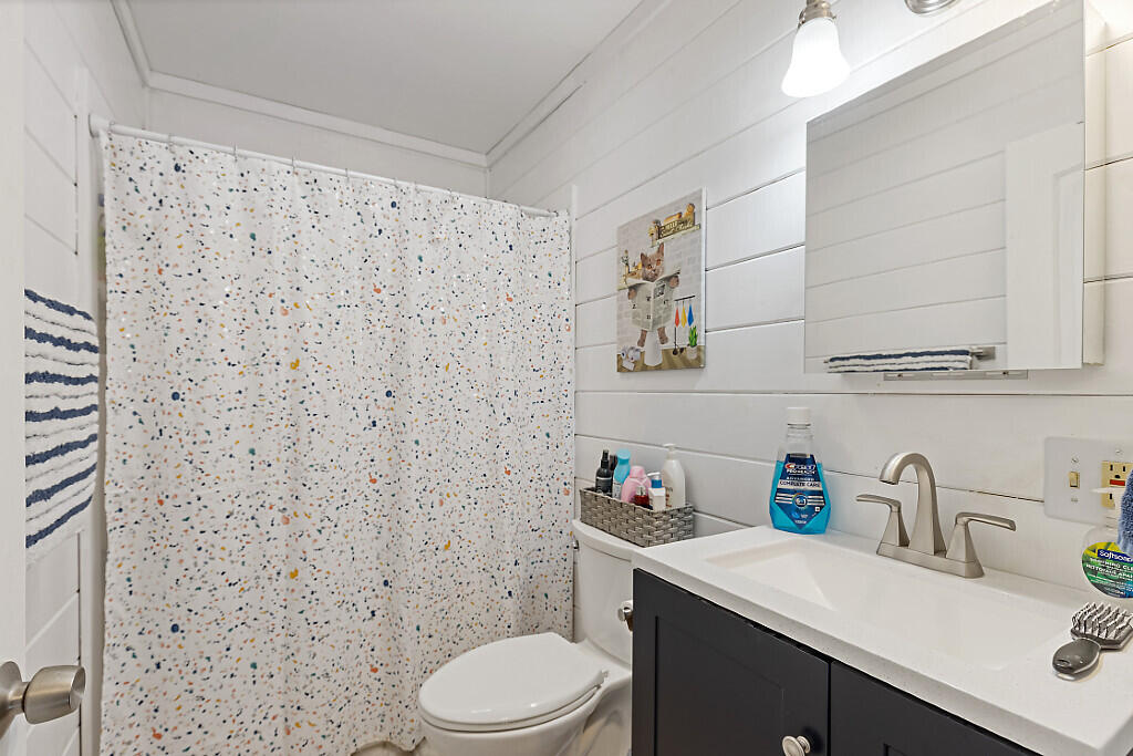 306 Hamilton Terrace Pittsfield, ME 04967 - Photo 26 of 37 full bath