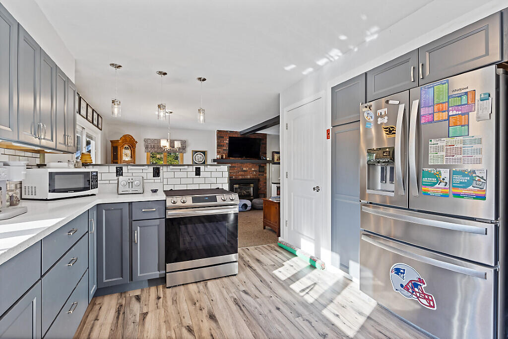 306 Hamilton Terrace Pittsfield, ME 04967 - Photo 8 of 37 kitchen