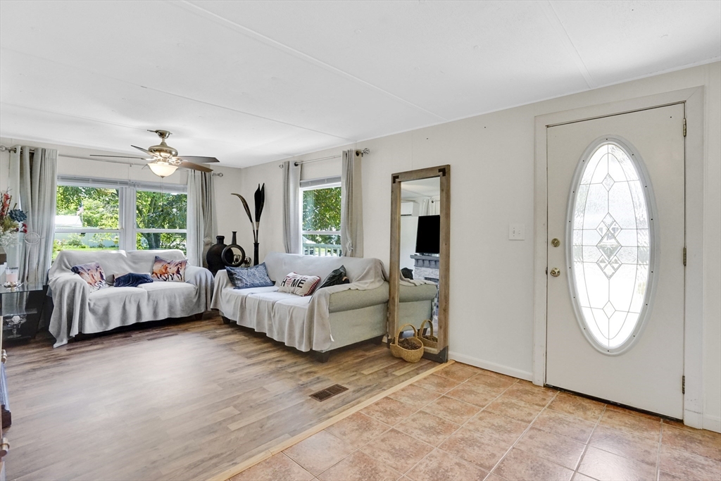 67 Fieldston Street Springfield, MA 01119 - Photo 3 of 16