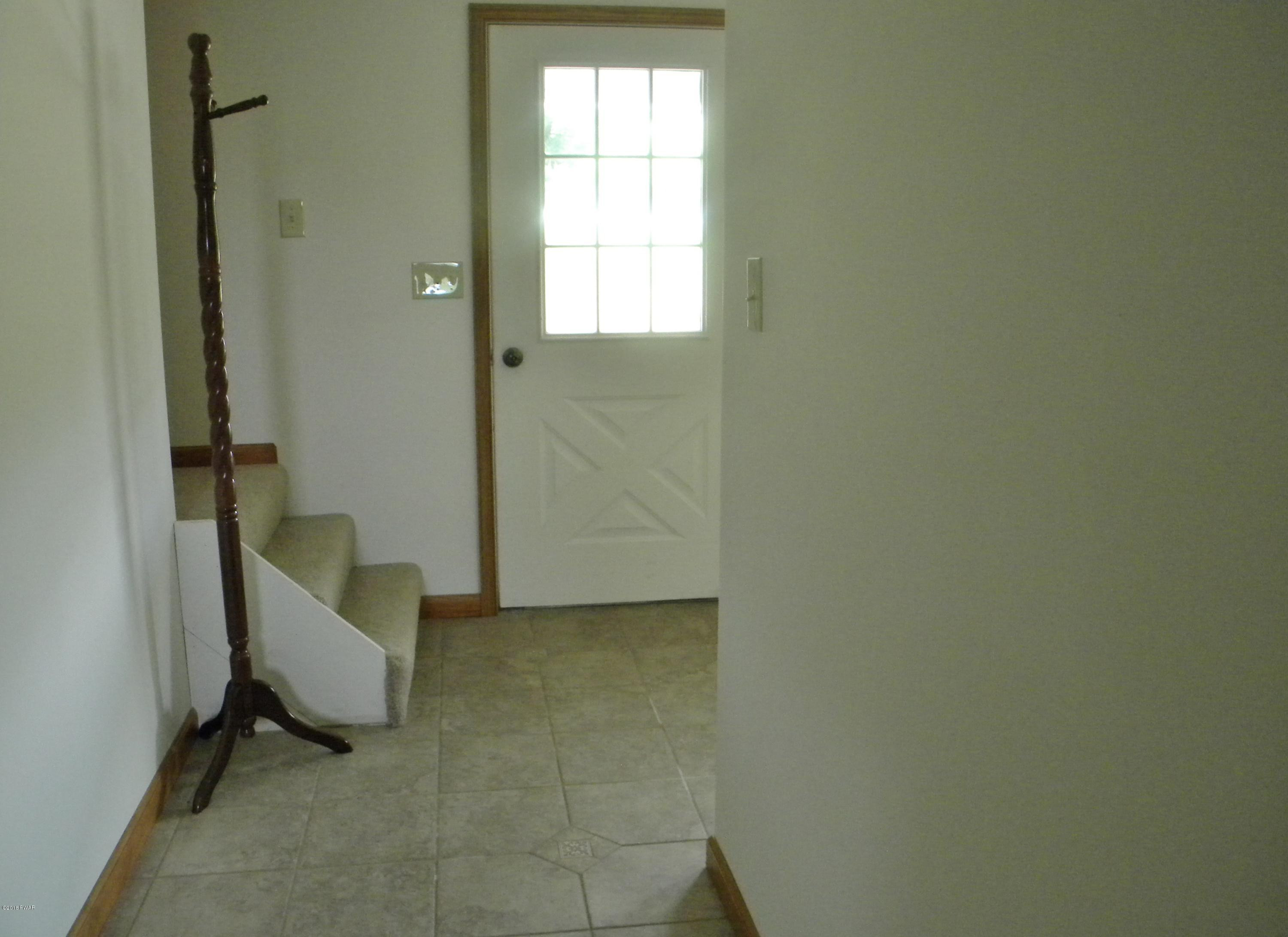 106 Hoadleys Road Hawley, PA 18428 - Photo 5 of 33 Front Entrance