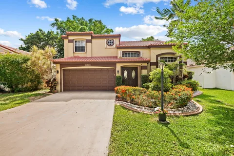 $695,000 | 2712 Cayenne Avenue, Cooper City, FL 33026