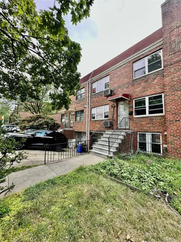 $1,590,000 | 41-22 149th Street | Murray Hill - Flushing