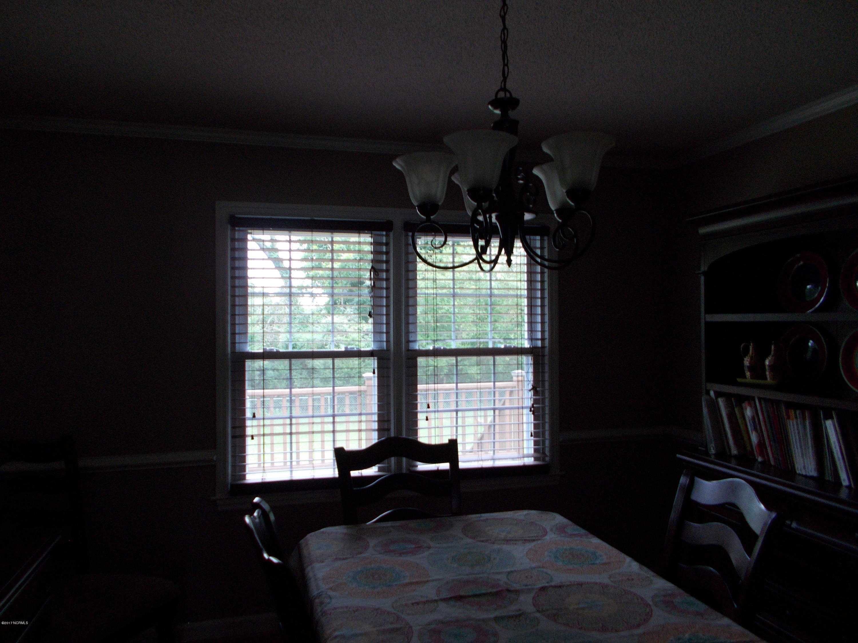 3831 Random Road Kinston, NC 28504 - Photo 7 of 18 Dining room