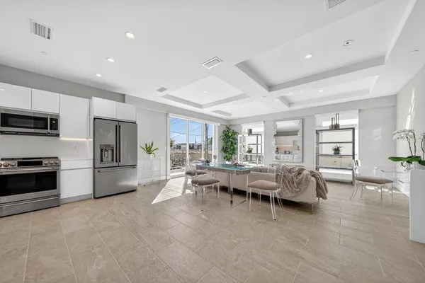 $3,500 | 41 Southwest Seminole Street, Unit 209, Stuart, FL 34994