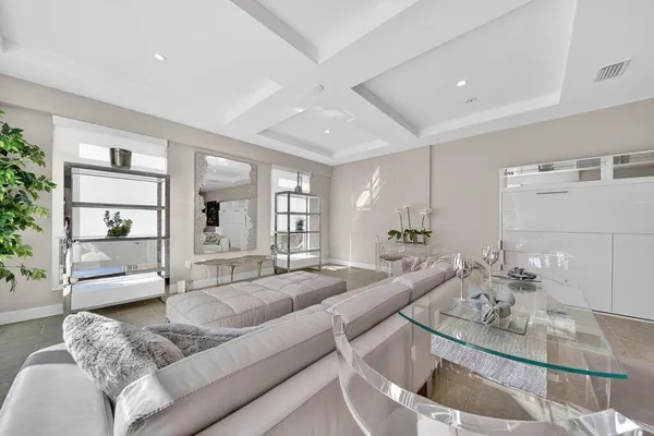 $3,500 | 41 Southwest Seminole Street, Unit 209, Stuart, FL 34994