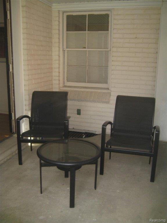 466 Lexington Road Grosse Pointe, MI 48236 - Photo 5 of 16 008.JPG