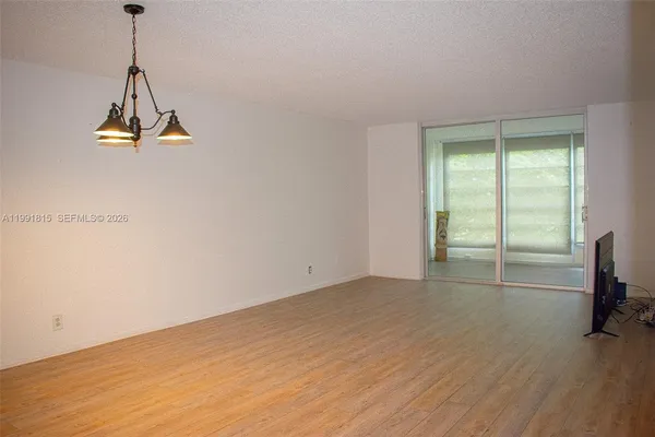 $1,900 | 260 Northwest 76th Avenue, Unit 406, Margate, FL 33063