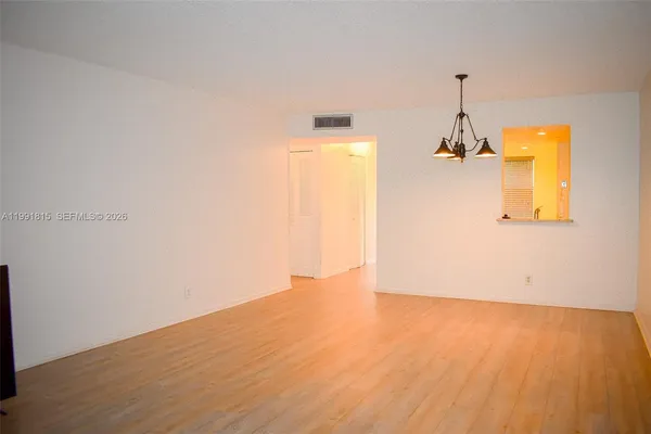 $1,900 | 260 Northwest 76th Avenue, Unit 406, Margate, FL 33063