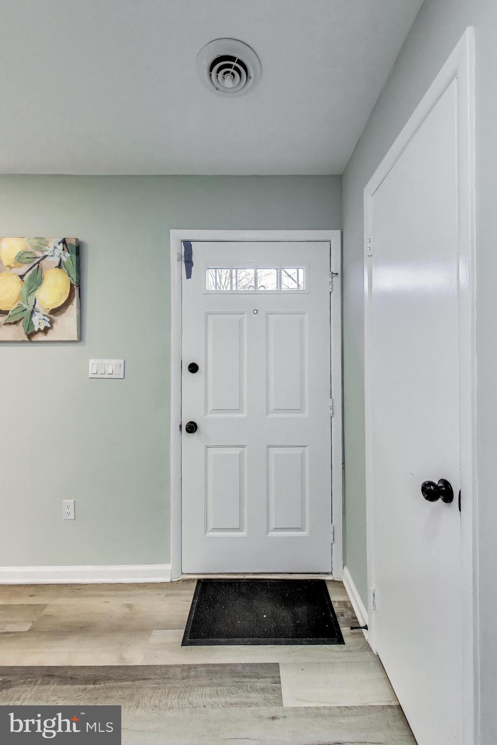2267 Anvil Lane Temple Hills, MD 20748 - Photo 3 of 32 Foyer