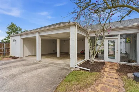 $459,000 | 2032 Charvais Drive, Lake Charles, LA 70601