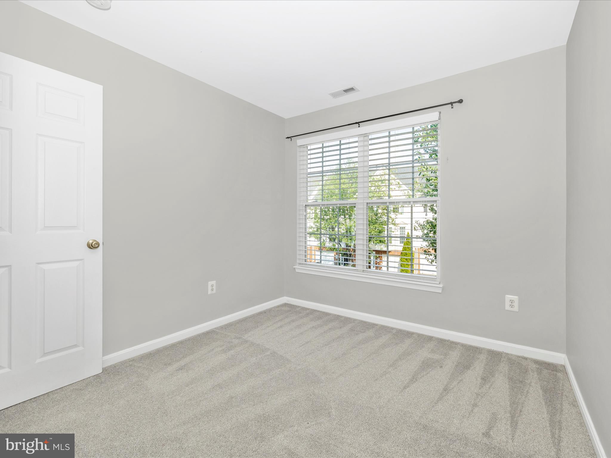 641 Howards Loop Annapolis, MD 21401 - Photo 33 of 59 Bedroom 3