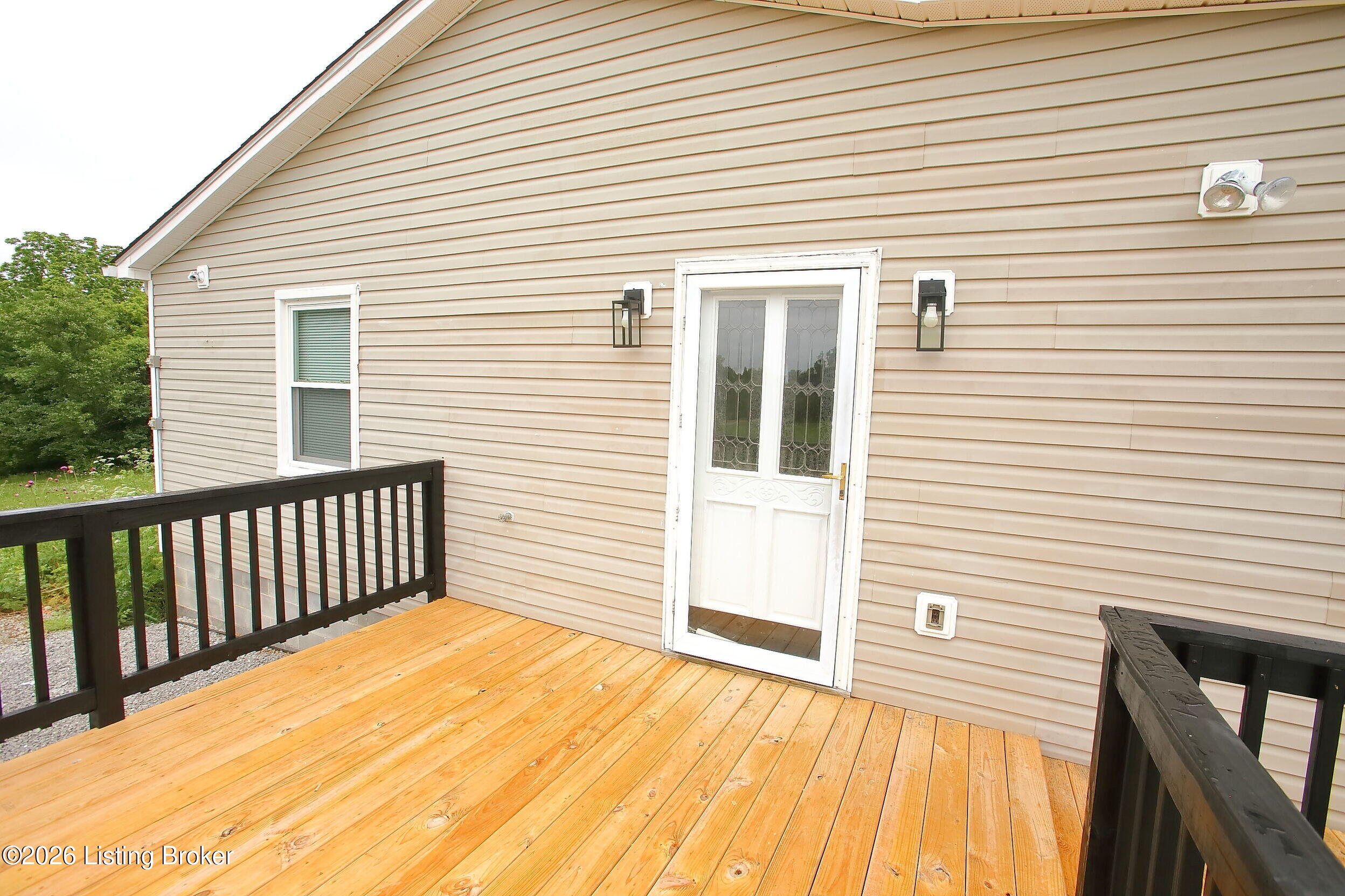 41 Travis Road Taylorsville, KY 40071 - Photo 36 of 44 Side Deck