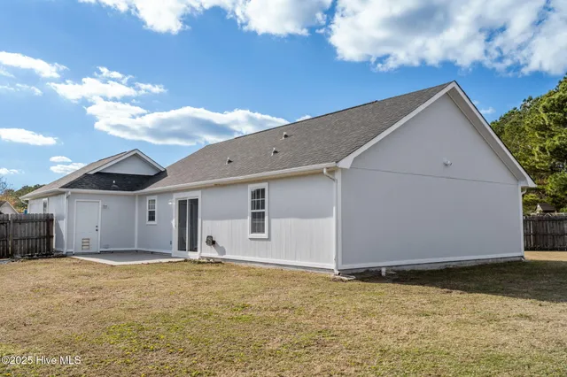 $252,000 | 506 Sumrell Way, Hubert, NC 28539