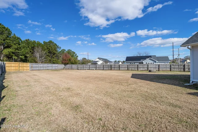 $252,000 | 506 Sumrell Way, Hubert, NC 28539