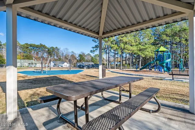 $252,000 | 506 Sumrell Way, Hubert, NC 28539