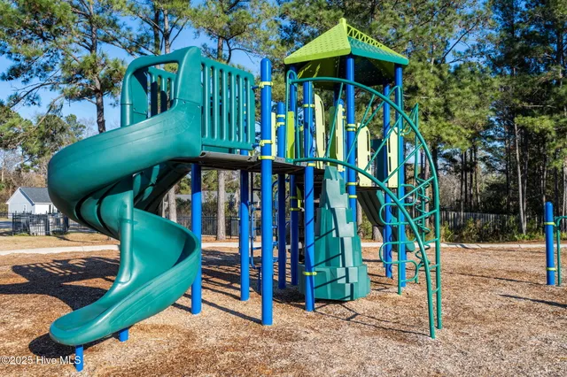 $252,000 | 506 Sumrell Way, Hubert, NC 28539