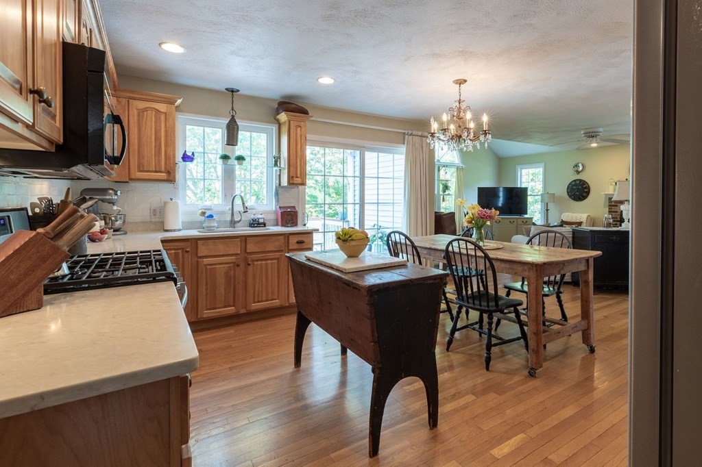 16 Atherton Road Hudson, MA 01749 - Photo 10 of 42 Gallery Image 10